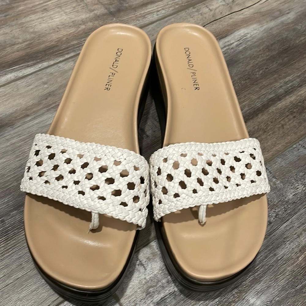 Donald Pliner Fiji Sandals